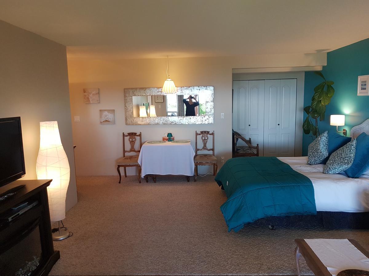Davis Bay Bed & Breakfast Sechelt Exterior photo