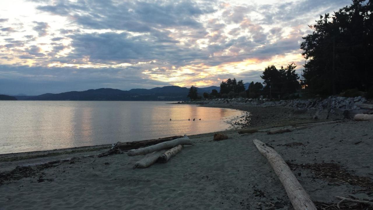 Davis Bay Bed & Breakfast Sechelt Exterior photo